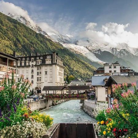 Vue Brevent Sublime En Centre Ville Avec Parking Prive Chamonix Bagian luar foto