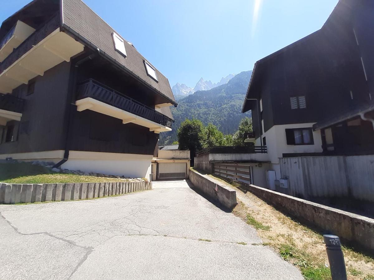Vue Brevent Sublime En Centre Ville Avec Parking Prive Chamonix Bagian luar foto