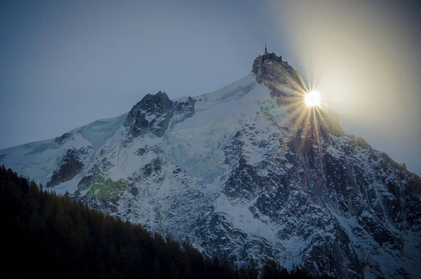Vue Brevent Sublime En Centre Ville Avec Parking Prive Chamonix Bagian luar foto
