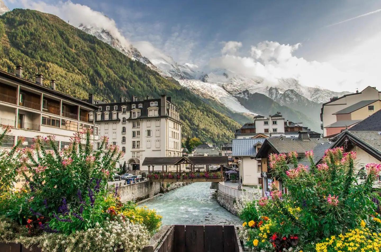 Vue Brevent Sublime En Centre Ville Avec Parking Prive Chamonix Bagian luar foto